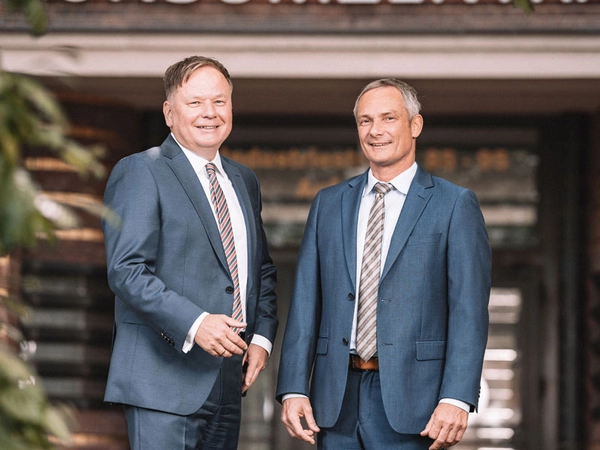 Die Vorständer der Konsum Leipzig eG Dirk Thärichen (li.) und Michael Faupel blicken auf ein erfolgreiches Jahr zurück, Foto: Kristian Scheffler / Konsum Leipzig