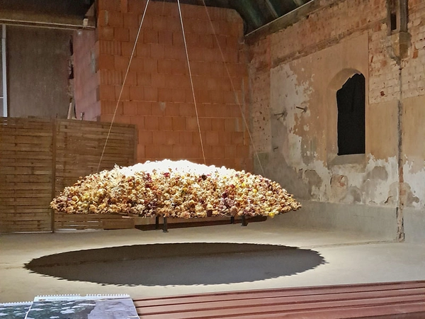 Kunstinstallation auf dem Friedhof Kleinzschocher, Foto: Stadt Leipzig