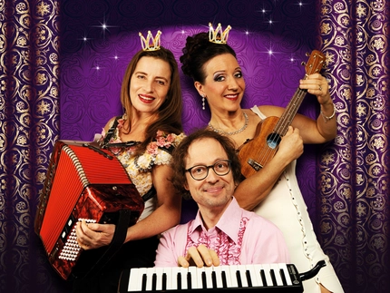 Katrin Troendle & Simone Danaylow - Prinzessinnen 40+ Katrin Troendle & Simone Danaylow - Prinzessinnen 40+