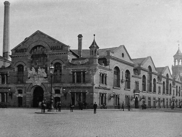 Alte Markthalle: Entstanden in den Jahren 1889 bis 1891 nach Plänen des Stadtbaudirektors Hugo Licht