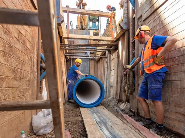 Rohreinzug einer Trinkwasserleitung, Foto: Leipziger Gruppe