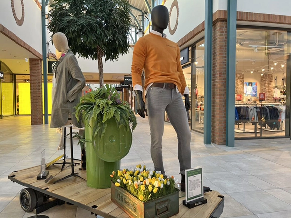 Im Center werden nachhaltige Mode und Dekorationen aus Upcycling-Materialien ausgestellt, Foto: NEINVER