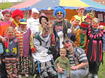 Filmplakatbörse für den guten Zweck unterstützt Zirkusprojekt