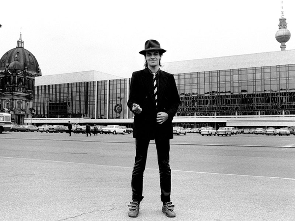 Kristina Eriksson, Udo Lindenberg vor dem Palast der Republik, 1983, Udo Lindenberg Archiv