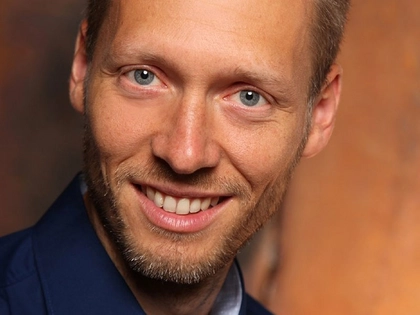 Kommunikationswissenschaftler Uwe Krüger will gesellschaftliche Kommunikation und die Glaubwürdigkeit der Medien verbessern Kommunikationswissenschaftler Uwe Krüger will gesellschaftliche Kommunikation und die Glaubwürdigkeit der Medien verbessern