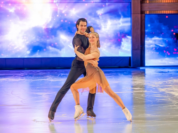 HOLIDAY ON ICE mit Minerva Hase und Nikita Volodin, Foto: HOI