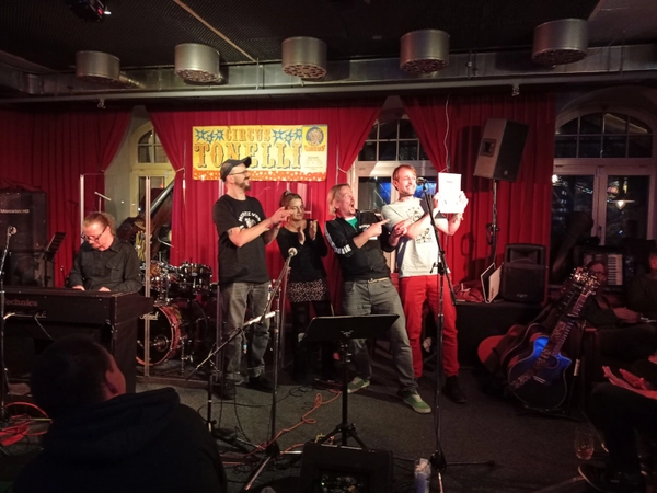 Liedermacher*InnenLiga Leipzig: Siegerehrung im letzten Jahr, Foto: Norman Dunger