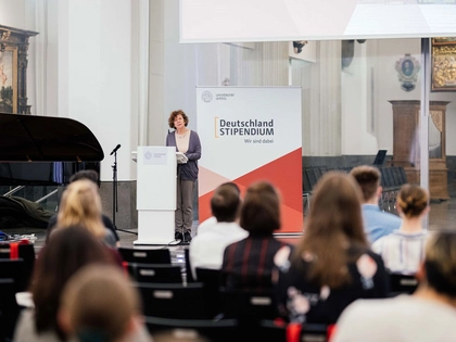 145 Studierende bekommen ein Deutschlandstipendium an der Universität Leipzig 145 Studierende bekommen ein Deutschlandstipendium an der Universität Leipzig