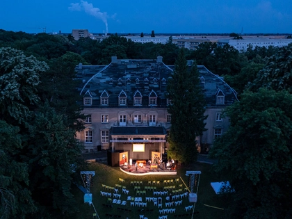 Theater der Jungen Welt (TDJW) Leipzig startet seine Sommertheatersaison im Robert-Koch-Park