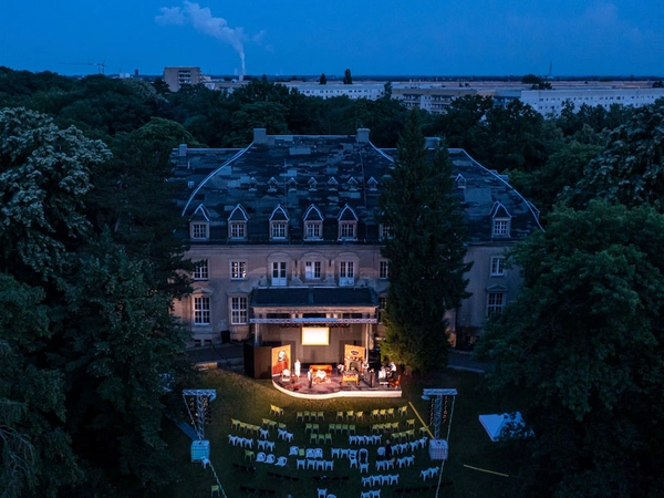 Theater der Jungen Welt (TDJW): Sommertheatersaison im Robert-Koch-Park, Foto: Tom Schulze