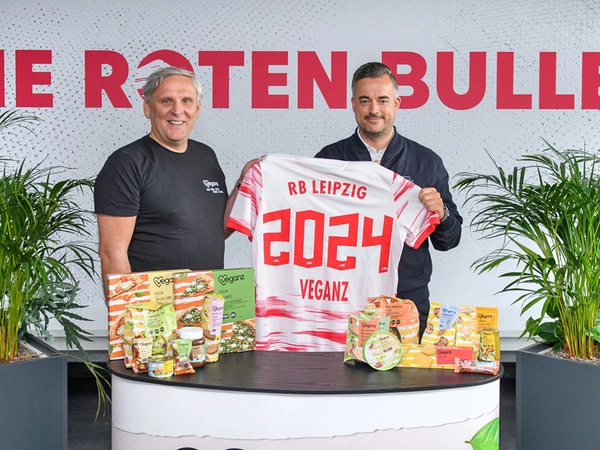 CFO Florian Hopp (RB Leipzig) mit Jan Bredack (Veganz), Foto: motivio / Florian Eisele