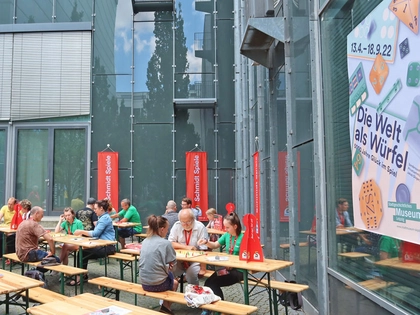 2. Deutsche Kniffel-Meisterschaft vor dem Stadtgeschichtlichen Museum Leipzig