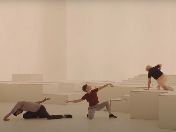 Tanzchoreografie TENSION, BREAK, PATTERN, INTRIGUE von Cindy Hammer, Joseph Hernandez, Johanna Rogan & Anna Till in: Niels Bolbrinker, Appia Stage Reloaded, Video (Still), 2019