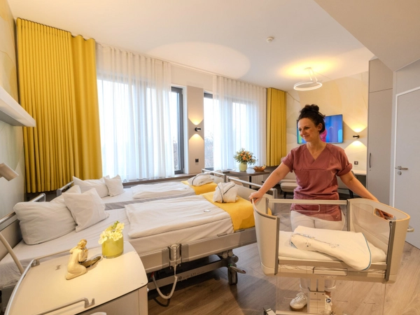 Gut vorbereitet erwarten die neue Familienzimmern 2026 am UKL die werdenden Familien . Foto: UKL / Stefan Straube