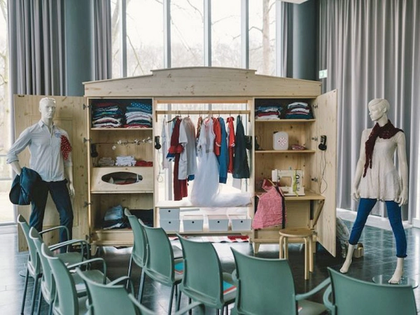 Ausstellung Tuchfühlung in der Stadtbibliothek, Foto: Eine Welt e.V. Leipzig