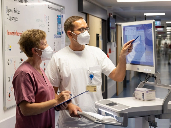 Am 26. Oktober 2022 informieren die Schlaganfallexperten des UKL um Prof. Dominik Michalski über "Hilfe zur Selbsthilfe" nach einem Schlaganfall. Foto: UKL / Stefan Straube