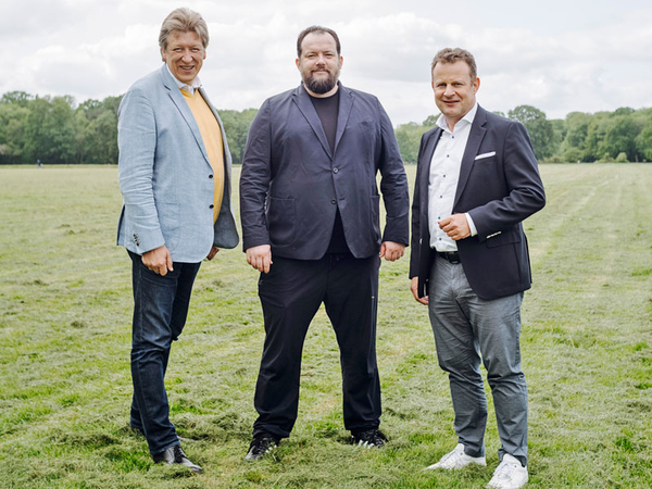 Besichtigung des Veranstaltungsortes im Rosental: Andreas Schulz (Gewandhausdirektor), Andris Nelsons (Gewandhauskapellmeister), Gerd Rupp (Vorsitzender der Geschäftsführung der Porsche Leipzig GmbH), Foto: Christian Rothe