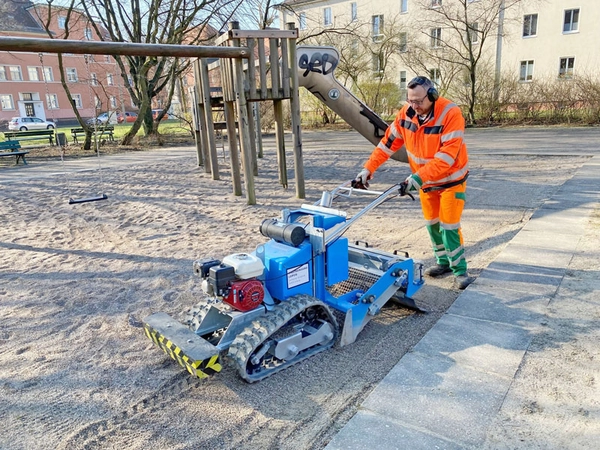 Einsatz der Sandreinigungsmaschine, Foto: Stadtreinigung Leipzig