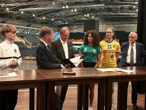 Unterzeichnung Zuwendungsvertrag Sportforum Leipzig, Foto: Sally Punge