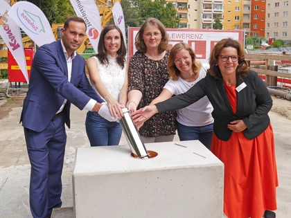 Grundsteinlegung für das Mehrgenerationenprojekt der IFB-Stiftung „Kuchengarten“ in Leipzig-Reudnitz