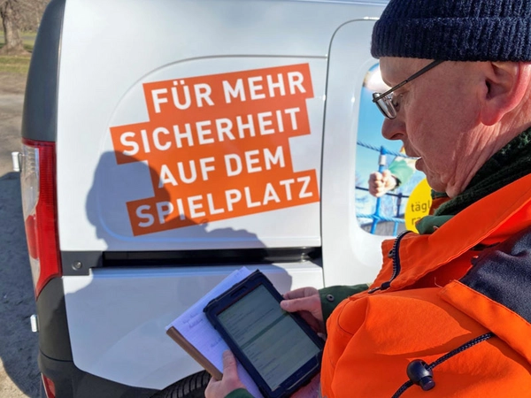 Der Meister digitales Spielplatzkataster sorgt für für die Sicherheit auf den öffentlichen Spielplätzen, Foto: Stadtreinigung Leipzig