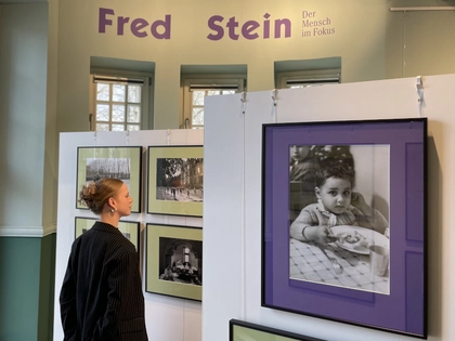 Zwei Fotoausstellungen zu Fred Stein in Leipzig eröffnet