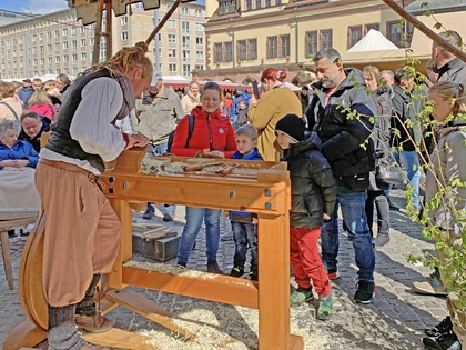 Ostermarkt mit Historischer Ostermesse eröffnet Marktsaison 2023 in Leipzig