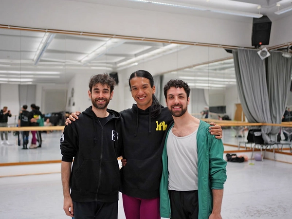 Die neuen Choreographen der »Black Box – Transformation« bei der Konzeptionsprobe vlnr: Daniel Róces Gómez, Marcelino Libao und Vincenzo Timpa, Foto: Mario Radosin / gingerlens