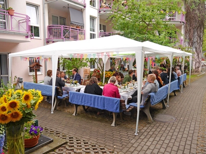 25 Jahre Hospiz ADVENA Leipzig: Zahlreiche Glückwünsche und ein voller Hospizgarten zur Jubiläumsfeier