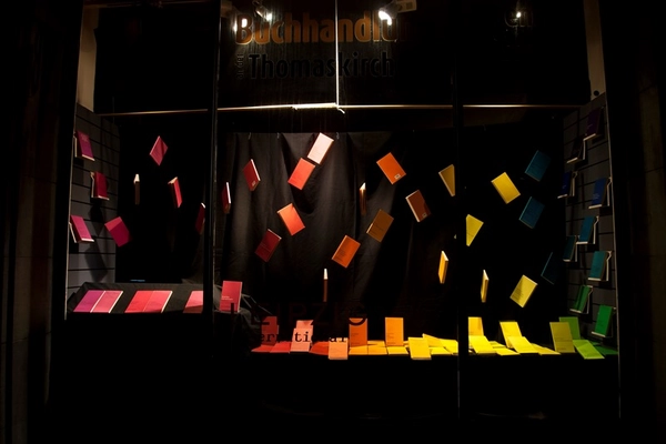 Dekoriertes Schaufenster zur BuWision2018 der Leipziger Buchwissenschaft
