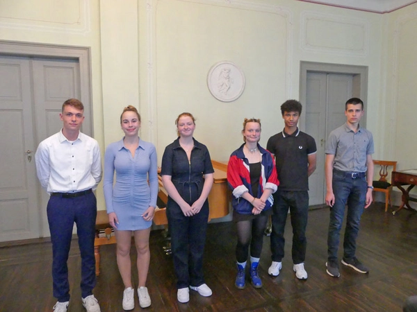 Julian Luca Glona, Annaluna Schumacher, Emma Lippold, Christina Voelkner, Samuel Deckelmann, Carl Berger, Foto: Stiftung-König-Albert-Gymnasium Leipzig