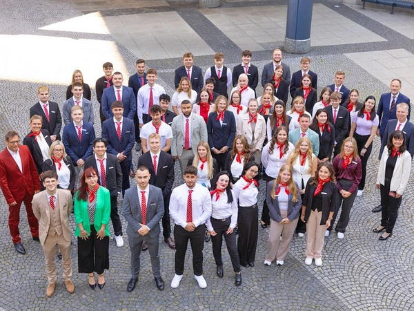 Ausbildungsstart 2025: Gruppenfoto, Foto: Sparkasse Leipzig