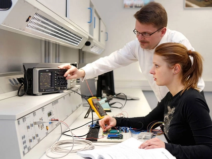 Neuer Bachelor-Studiengang Angewandte Informatik an der HfTL