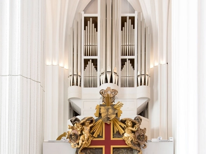 Großzügige Spende für Schwalbennestorgel im Paulinum – Aula und Universitätskirche St. Pauli Großzügige Spende für Schwalbennestorgel im Paulinum – Aula und Universitätskirche St. Pauli