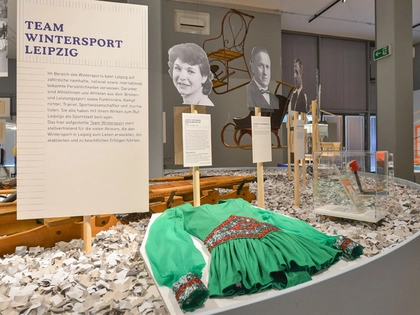 Ausstellungsbesuch und Vortrag im Stadtgeschichtlichen Museum Leipzig bei der Ausstellung »Schnee von gestern?