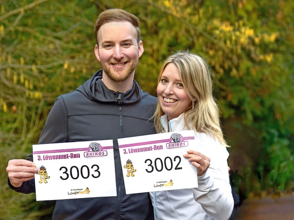 Löwenmut Run 2023: Marcel und Sarah haben ihre Startnummer bereits heruntergeladen. Foto: Sarah Leucht, Rechte: SV Rhinos Leipzig
