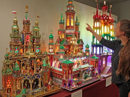 Sonderausstellung »FARBENFROHE WEIHNACHTSFREU(N)DE. Krakauer Krippen zu Besuch in Leipzig«