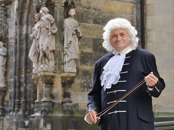 Thomas Zemmrich als Bach vor der Thomaskirche, Foto: Leipzig Erleben GmbH
