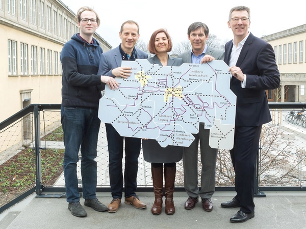 Vertragsunterzeichnung MDV-Semesterticket, Foto: Swen Reichhold