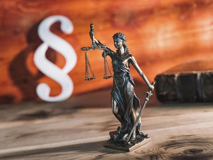 Studium universale der Universität Leipzig im Sommersemester zum Thema „75 Jahre Grundgesetz“ Studium universale der Universität Leipzig im Sommersemester zum Thema „75 Jahre Grundgesetz“