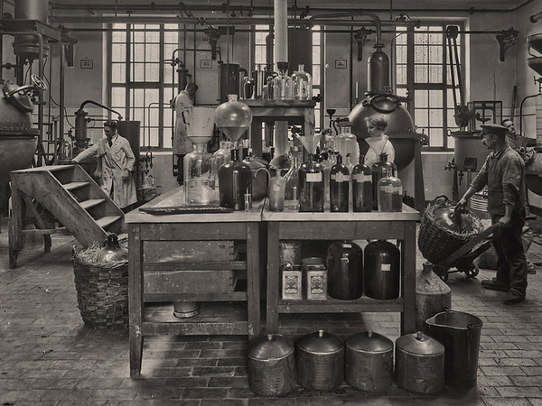 Fabrik für ätherische Öle in Leipzig, Foto: Hermann Walter / Stadtgeschichtliches Museum