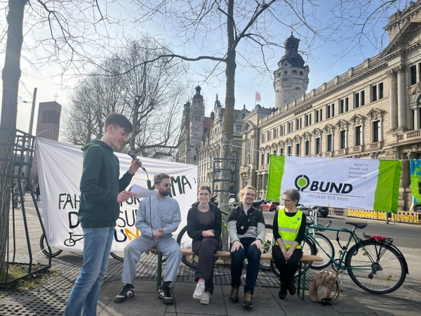 Jugendklimarat des BUND Leipzig veranstaltet gelungene Mitmachaktion für bessere Radwege in Leipzig, Foto: BUND Leipzig