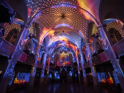 Projektil presents ENLIGHTENMENT: Eine immersive Reise in der Friedenskirche in Leipzig