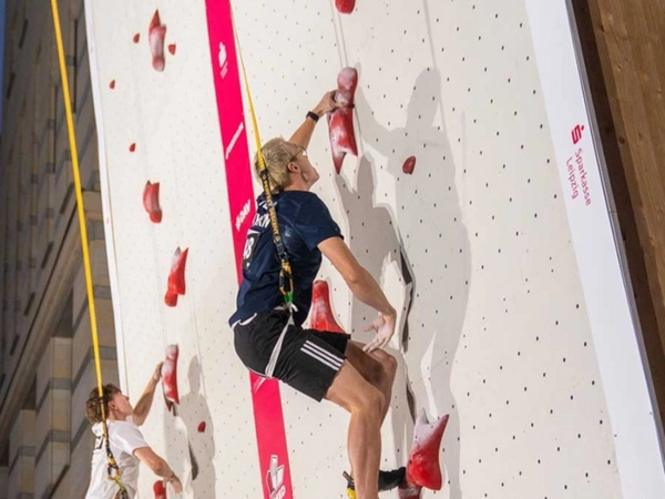 Wer klettert die 15 Meter am schnellsten? Foto: Yannick Meyer