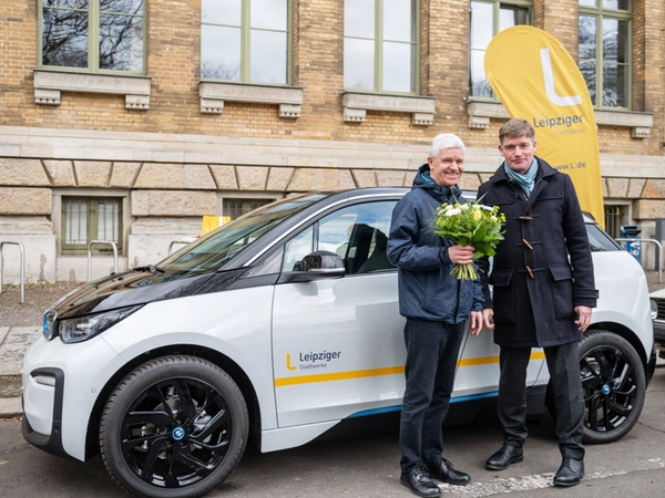 Gewinner Frank Illing aus Leipzig und Dr. Johannes Kleinsorg, Sprecher der Geschäftsführung der Leipziger Stadtwerke, Foto: Leipziger Gruppe