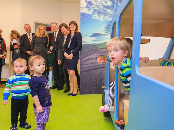 Einweihung der neuen Kita UNiKAT. Sie bietet mehr als 1.000 Quadratmeter Spielfläche für die Kinder