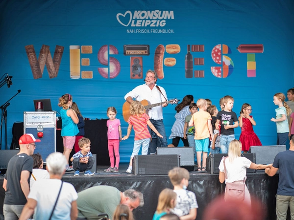 Beim WESTFEST des Konsum Leipzig hatten auch die jüngsten Besucher viel Spaß. Foto: Konsum Leipzig / Christian Modla
