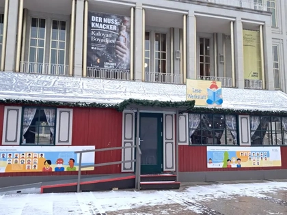 Leipziger Städtische Bibliotheken laden in Lesewerkstatt auf Weihnachtsmarkt ein