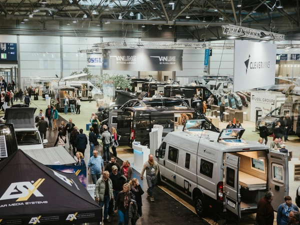 Caravaningfans entdecken eine große Auswahl an Fahrzeugen für jedes Budget. Foto: Messe Stuttgart