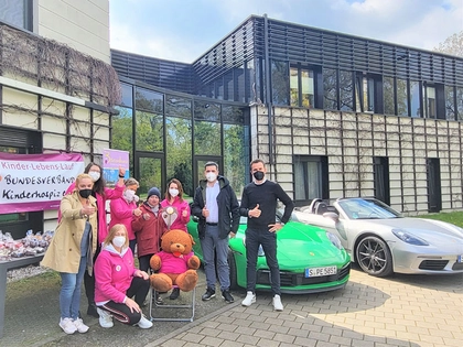 Kinder-Lebens-Lauf dreht Ehrenrunde bei Porsche Leipzig